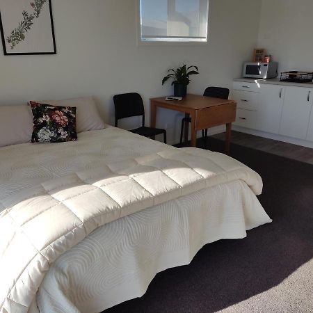 Studios On Carroll - Ex Ferry Hotel Wairoa Экстерьер фото